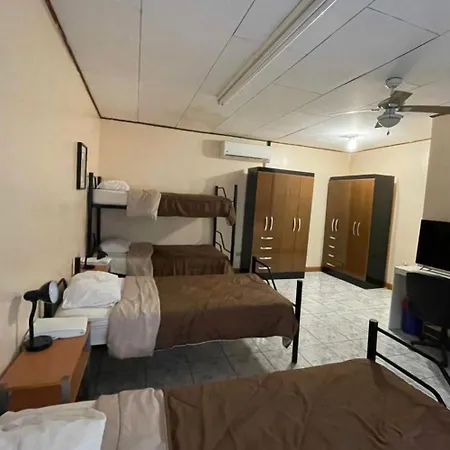 Hostal Central Park Liberia